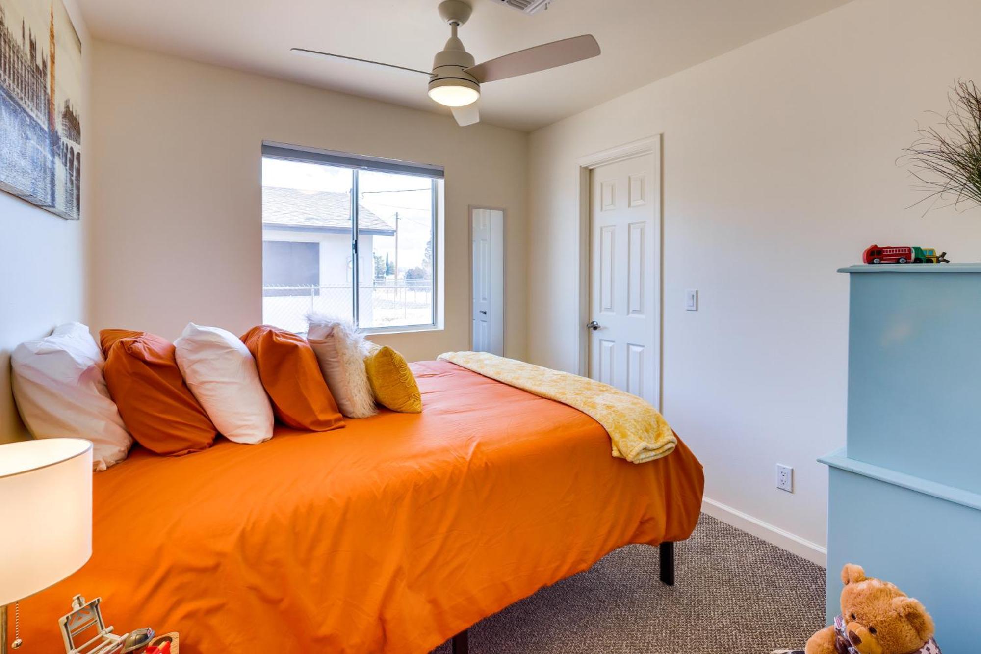 Kingman Vacation Rental With Yard And Fire Pit Екстериор снимка