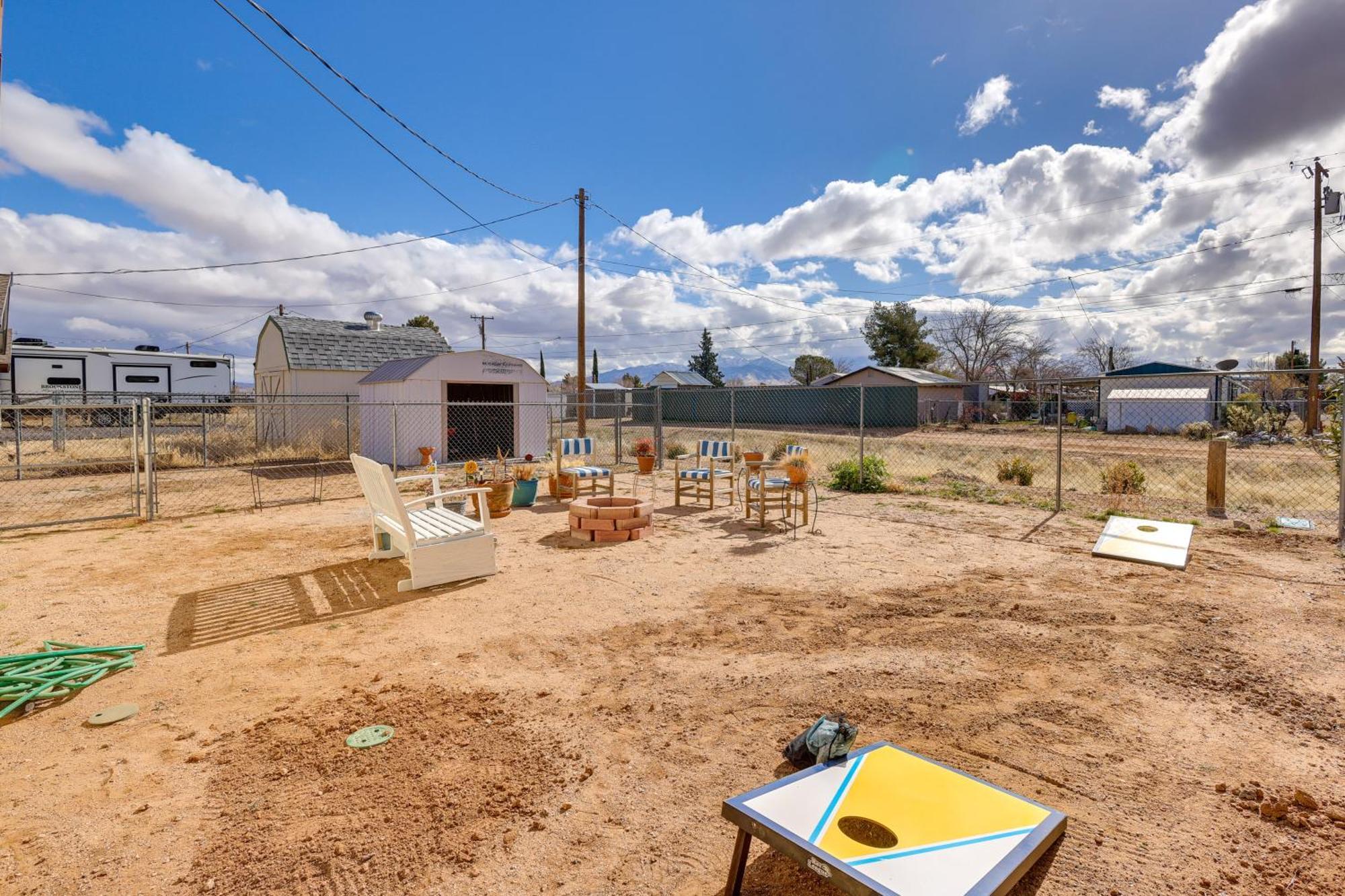 Kingman Vacation Rental With Yard And Fire Pit Екстериор снимка