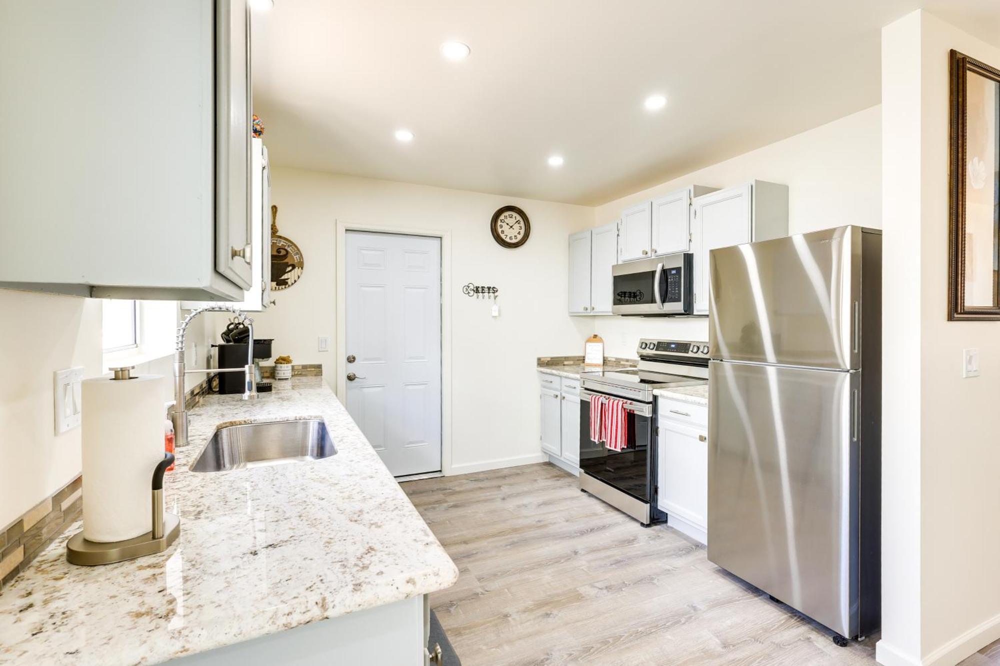 Kingman Vacation Rental With Yard And Fire Pit Екстериор снимка
